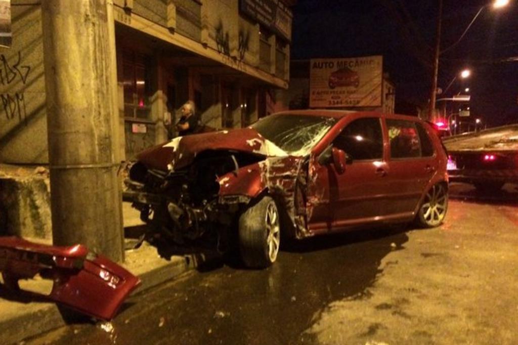 Motorista foge após colidir contra loja na zona norte de Porto Alegre Tr u00e2nsito Notícias do Aparador Blanco Barato ~ Motorista foge após colidir contra loja na zona norte de Porto Alegre Tr u00e2nsito Notícias do